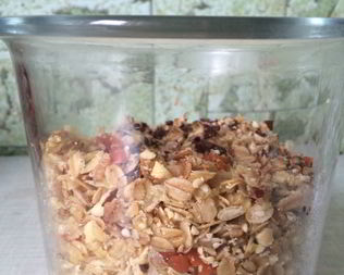 Гранола со специями, орехами и медом