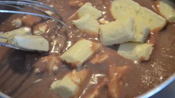 хлебный яблочный пудинг с белым шоколадом