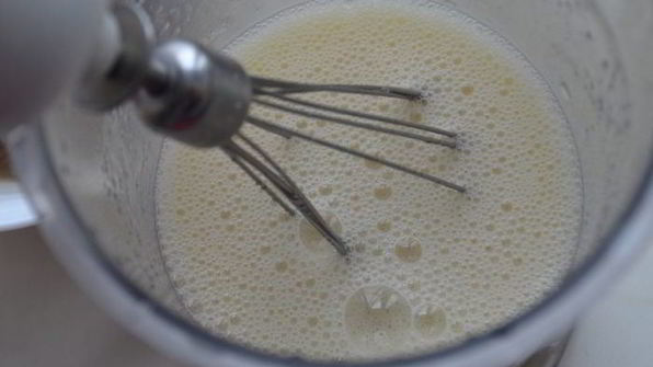 хлебный яблочный пудинг с белым шоколадом