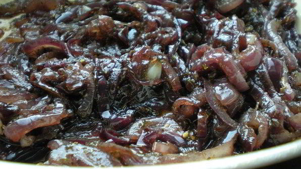 клафути с красным луком