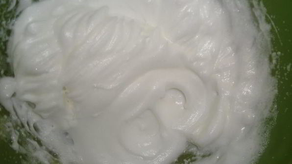 классический английский рисовый пудинг с изюмом