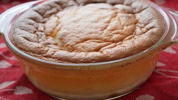 классический английский рисовый пудинг с изюмом