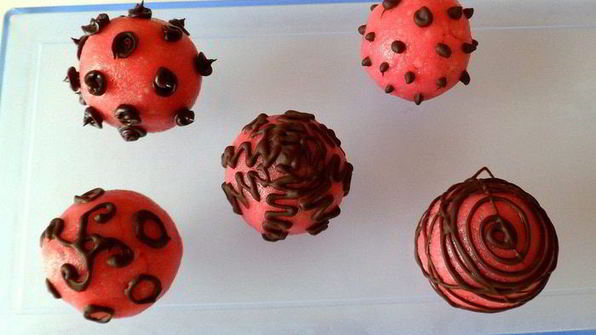 домашние конфеты из макадамии, нуги, марципана и шоколада