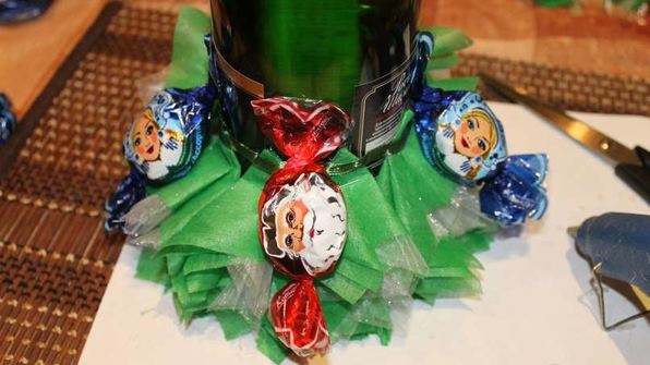 елка из шампанского и конфет