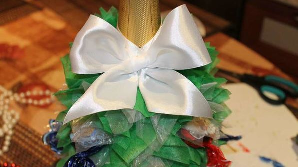 елка из шампанского и конфет