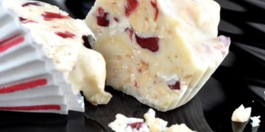 Рецепт конфет из белого шоколада с кешью и вяленой клюквой