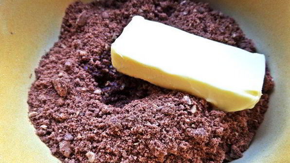 конфеты с шоколадом и ликером