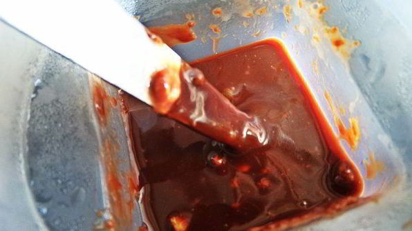 конфеты с шоколадом и ликером