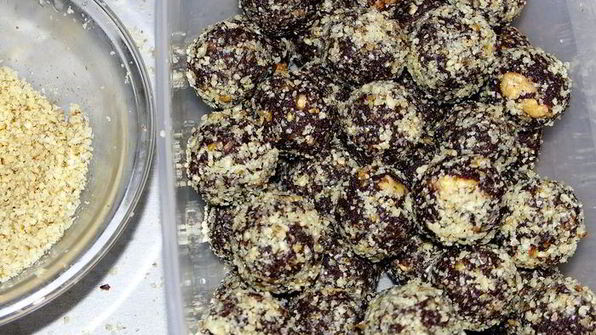 конфеты шоколадные с грецкими орехами и миндальным ликером