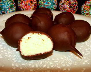 Конфеты Снежки в шоколаде