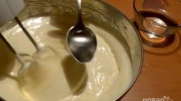 бисквитный рулет со сметанным кремом