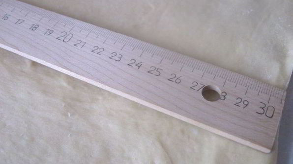 бриошь с кусочками шоколада и кремом патисьер