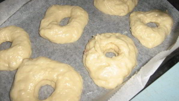 булочки с кремом в ромовой глазури