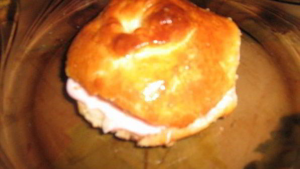 булочки с кремом в ромовой глазури