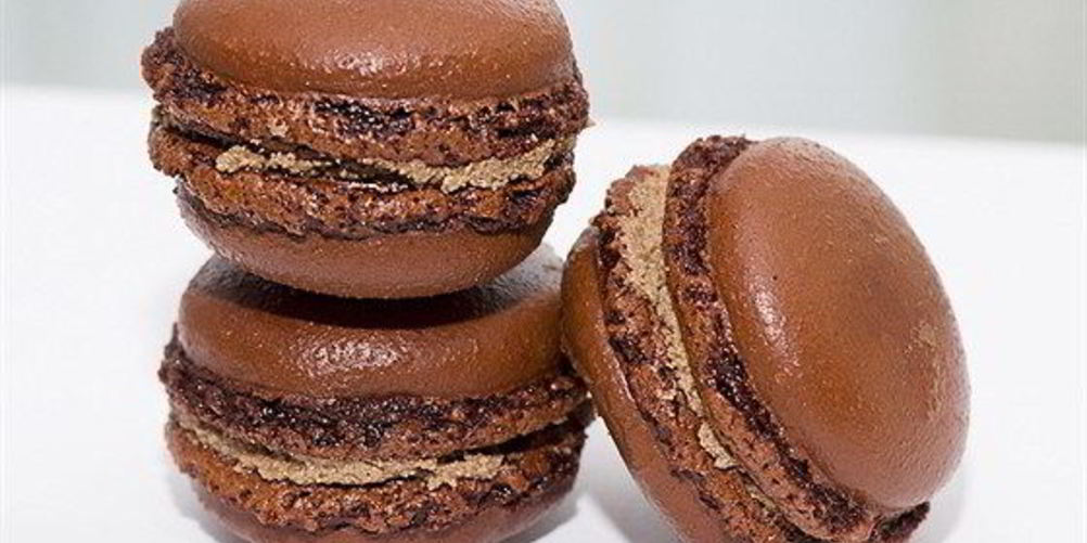 Рецепт двойных шоколадных меренг с молочным кремом