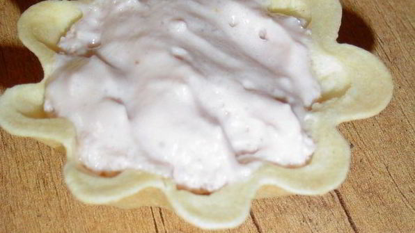 корзинки с йогуртовым кремом и ежевикой