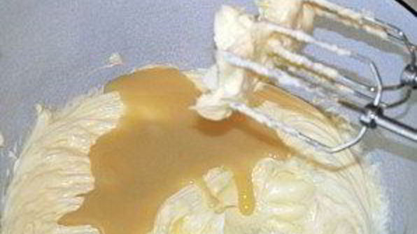 крем со сгущенкой для бисквитного торта