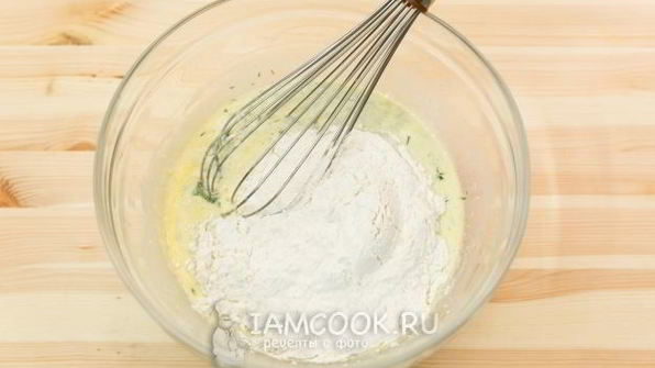 мини-блинчики с семгой и сметанным кремом