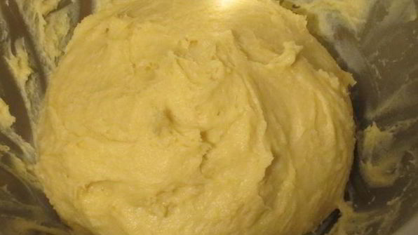 мини-бриоши с творожно-черничным кремом