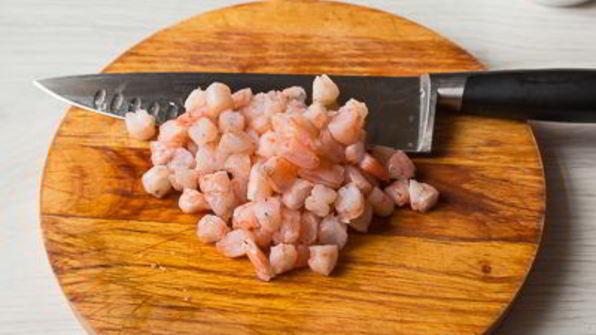 веррины с кремом из горошка и острыми креветками