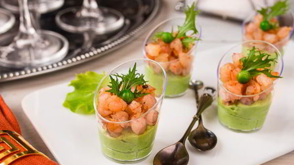 веррины с кремом из горошка и острыми креветками