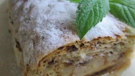 Миндально-шоколадные груши в тесте фило