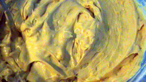 миндальный пудинг с карамельным соусом