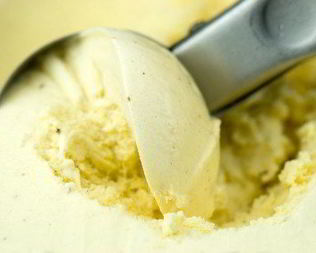 Банановое мороженое с корицей