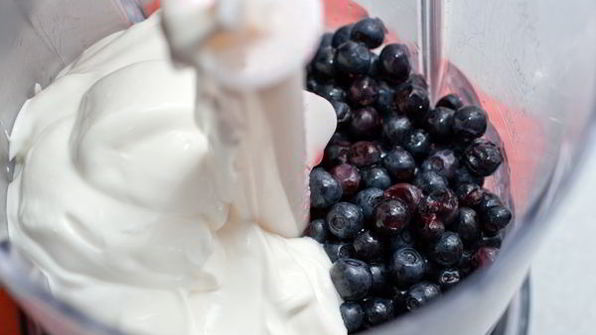 черничное мороженое со сгущенкой