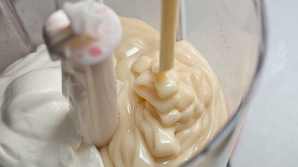 черничное мороженое со сгущенкой