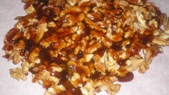 мороженое на вьетнамском йогурте с грильяжем