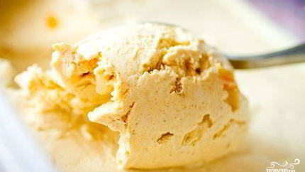 Мороженое с орехами