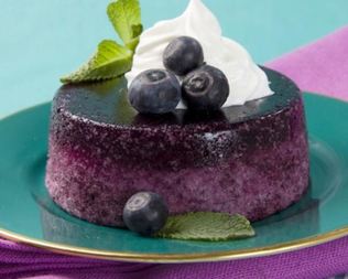 Фруктово-ягодный мусс со взбитыми сливками