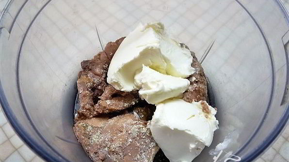 хрустящие чашечки с муссом из печени трески