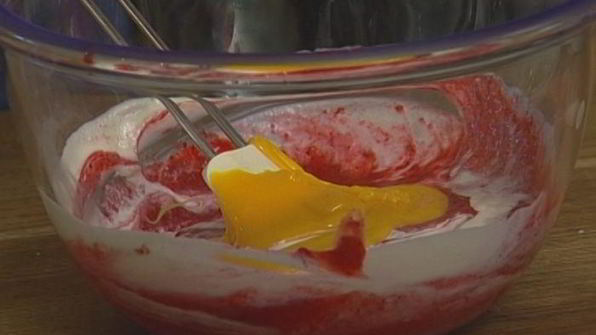 клубничный мусс с белым шоколадом