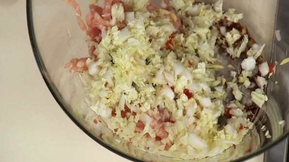 мусс из белого шоколада с лесными орехами