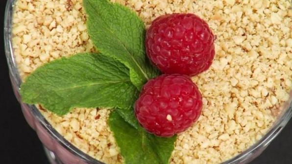 мусс из белого шоколада с лесными орехами