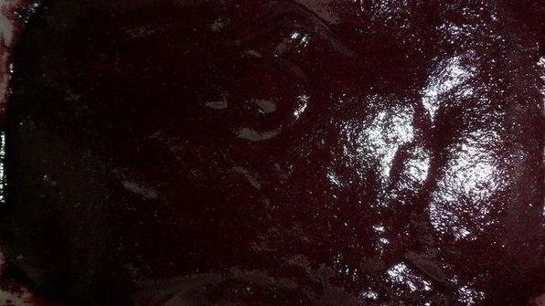 шоколадные стаканчики с черничным муссом и бисквитом