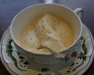 Сливочный мусс с медом и шоколадом