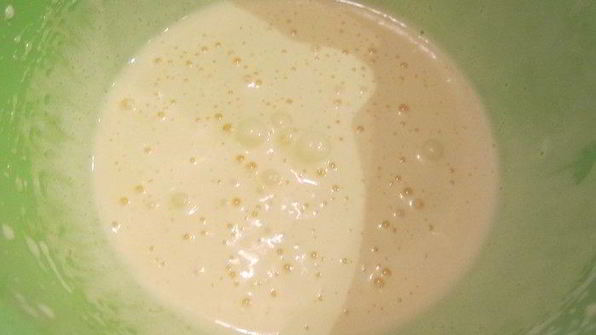 торт-мусс из апельсинового бисквита, винного крем-мусса и розового винограда