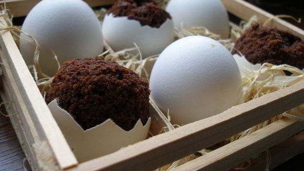 пасхальные брауни в яичной скорлупе