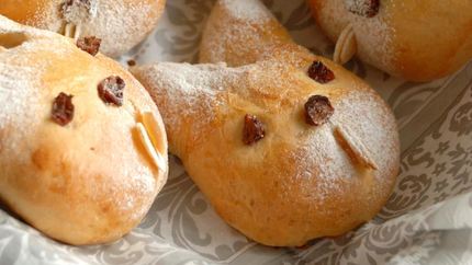 Зайцы дрожжевые пасхальные