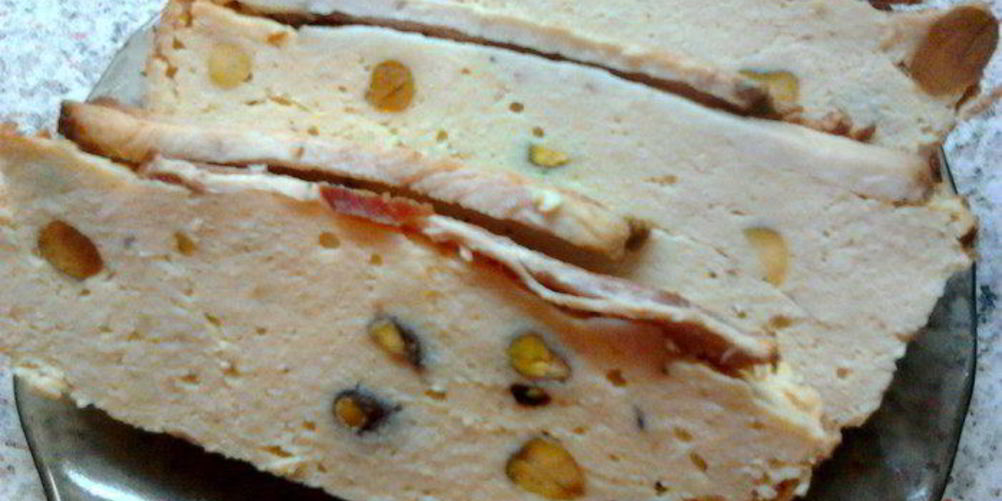 Рецепт куриного суфле с фисташками