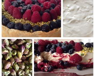 Лимонный торт-суфле с ягодным курдом