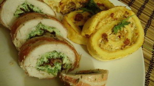 рулет-суфле с пармезаном и вялеными томатами