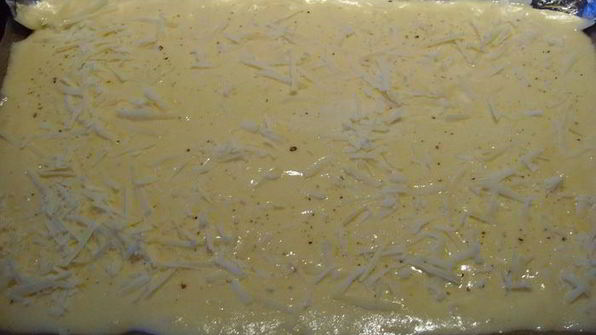 рулет-суфле с пармезаном и вялеными томатами