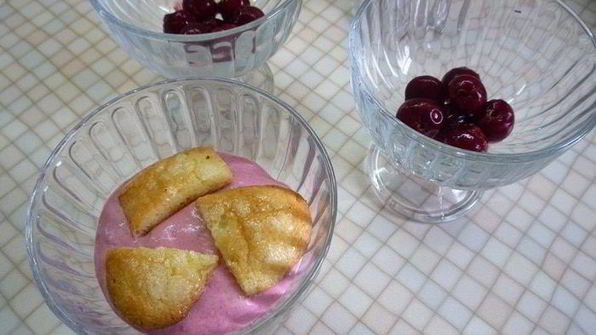 сливочно-вишневое суфле с творогом и шоколадом