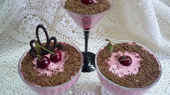 сливочно-вишневое суфле с творогом и шоколадом