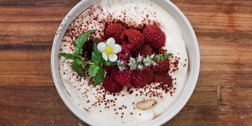 Рецепт быстрого тирамису с малиной и мятой