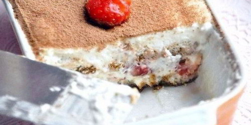 Рецепт нежного тирамису с творогом и клубникой